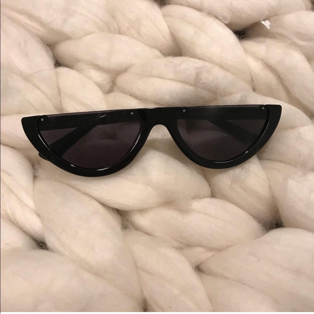 Trendy sunnies